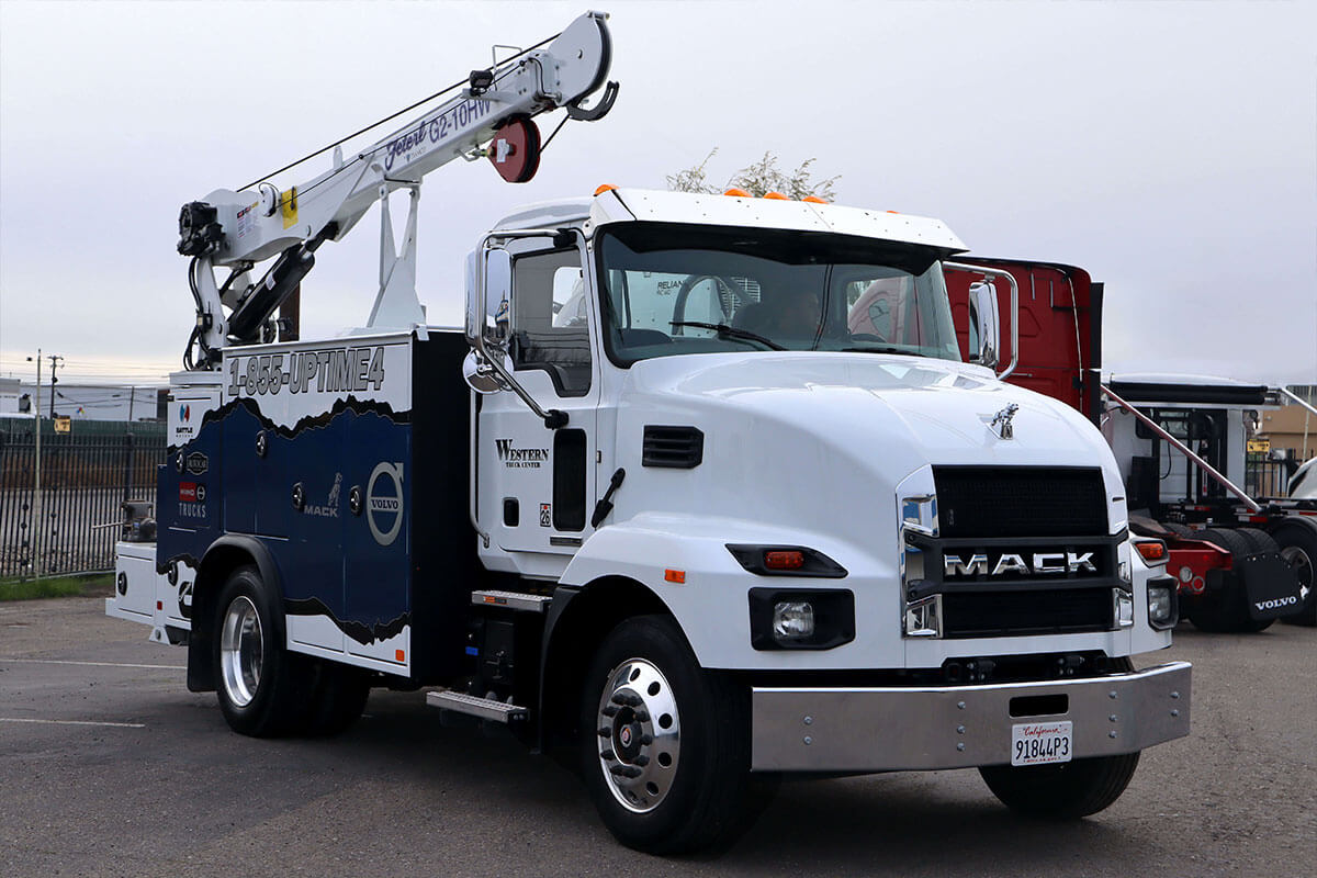 Mobile Service | Western Truck Center | California | Full-Service