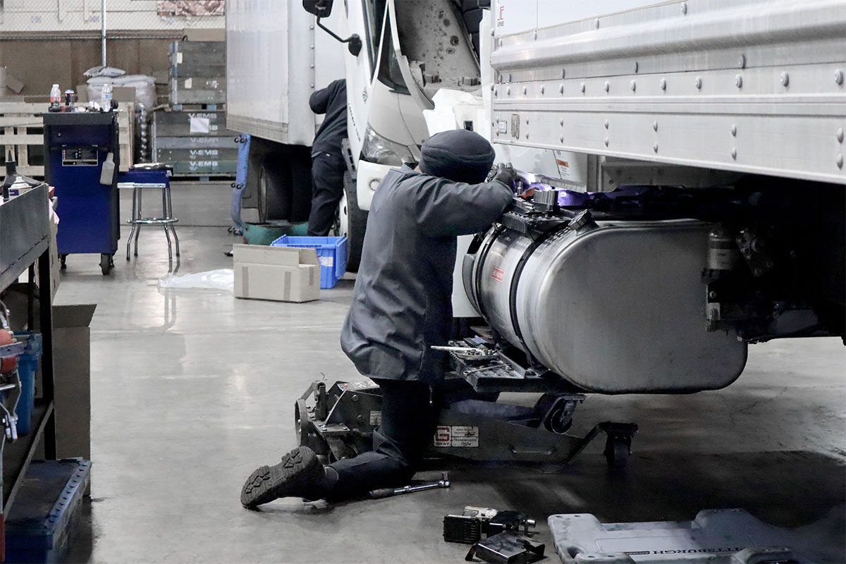 Mobile Service | Western Truck Center | California | Full-Service